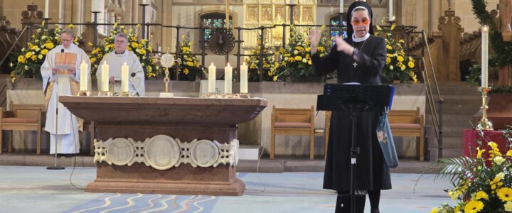 Regelmäßige Gottesdienste im Erzbistum Paderborn